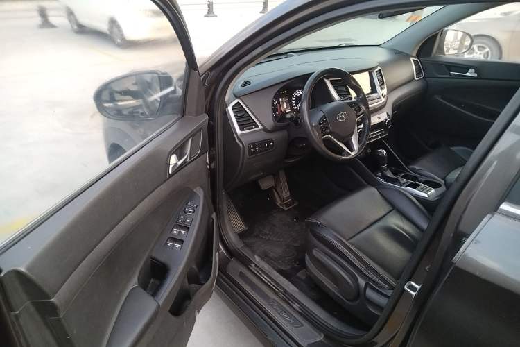 Used Hyundai Tucson 2015 1.6T Dual-Clutch Two-Wheel-Drive Smart Model