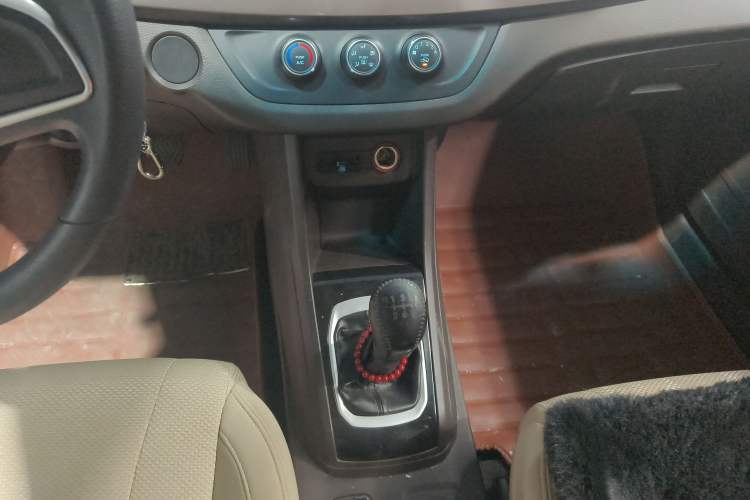 Used Baojun 310W 2017 1.5L Manual Comfort Model China V Standard