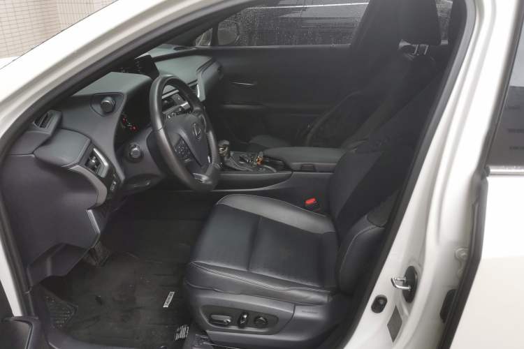 Used Lexus UX 2020 260h Explore-Cool Edition