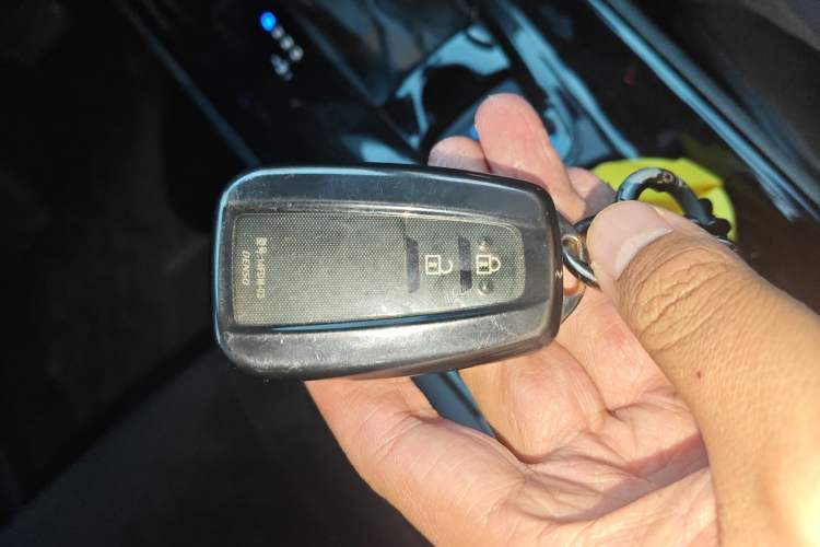 Used Toyota IZOA 2020 2.0L Enjoy Edition
