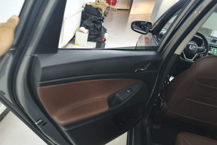 Used Buick GL6 2019 18T 6-Seater Connected Luxury Version China VI Standard
