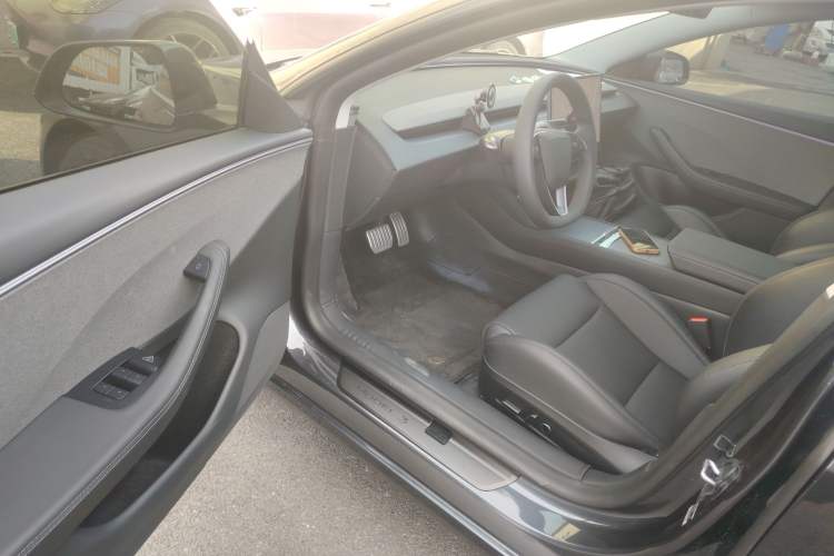 Used Tesla Model 3 2025 Rear-Wheel-Drive Version