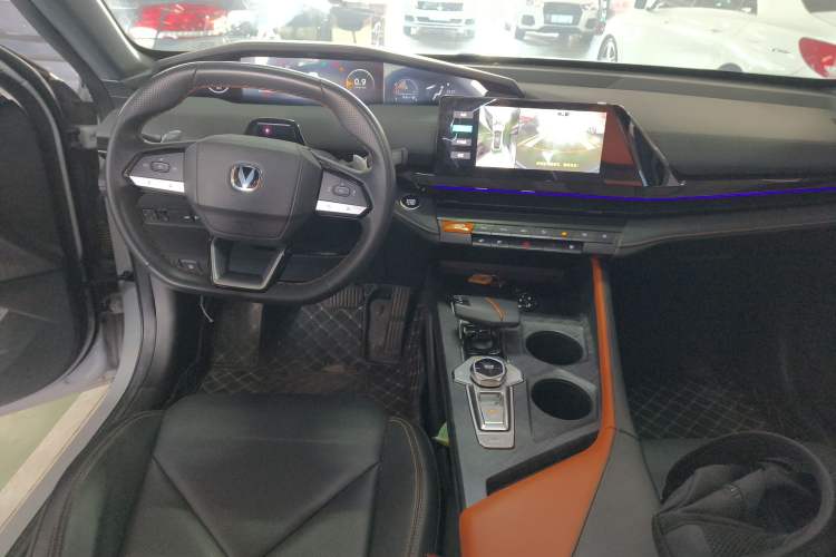 Used Changan UNI-V 2022 1.5T Smart Navigation Version
