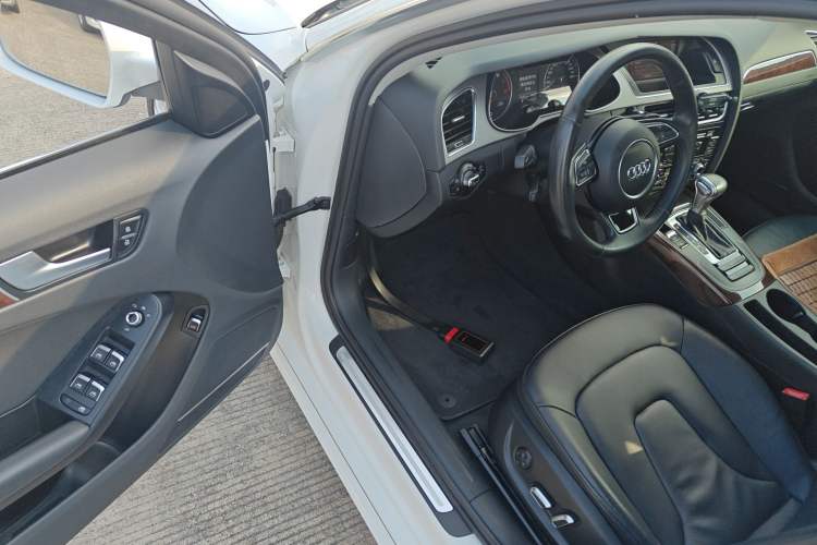 Used Audi A4L 2015 35 TFSI Automatic Comfort Model
