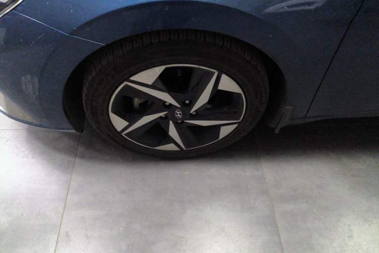 Used Hyundai Elantra 2021 1.5L CVT LUX Prestige Edition
