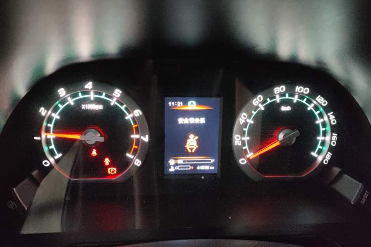 Used FORTHING Lingzhi 2020 M5L 1.6L Luxury 7-Seater
