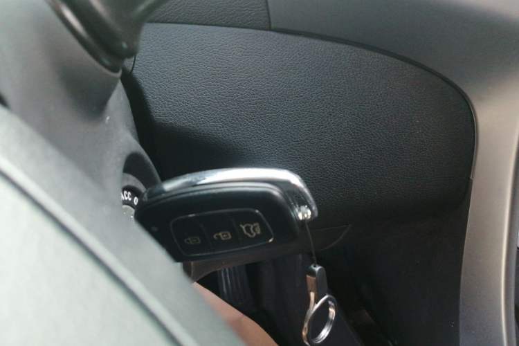 Used Hyundai Elantra 2016 1.6L Automatic Smart Version
