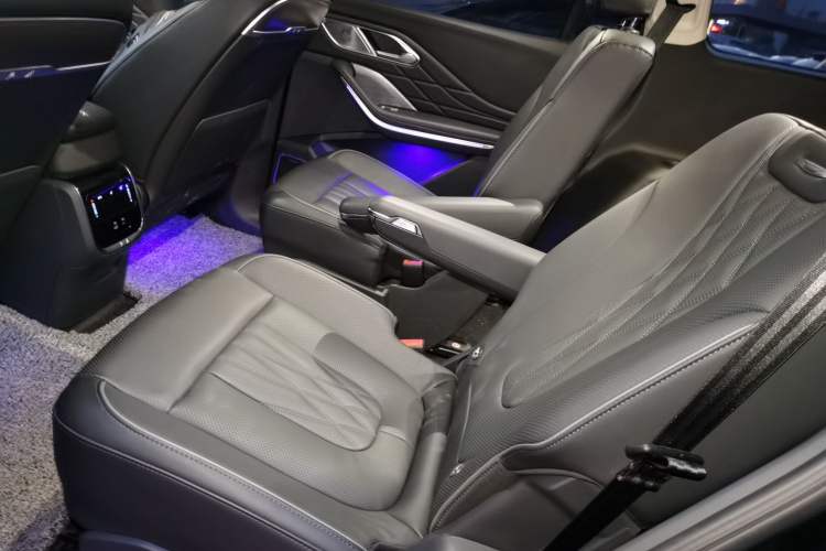 Used Hongqi HS7 PHEV 2024 2.0T PHEV Four-Wheel Drive Flagship Edition 6 Seats