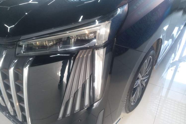 Used GAC Trumpchi M8 2024 Master Series 400T Prestige Edition
