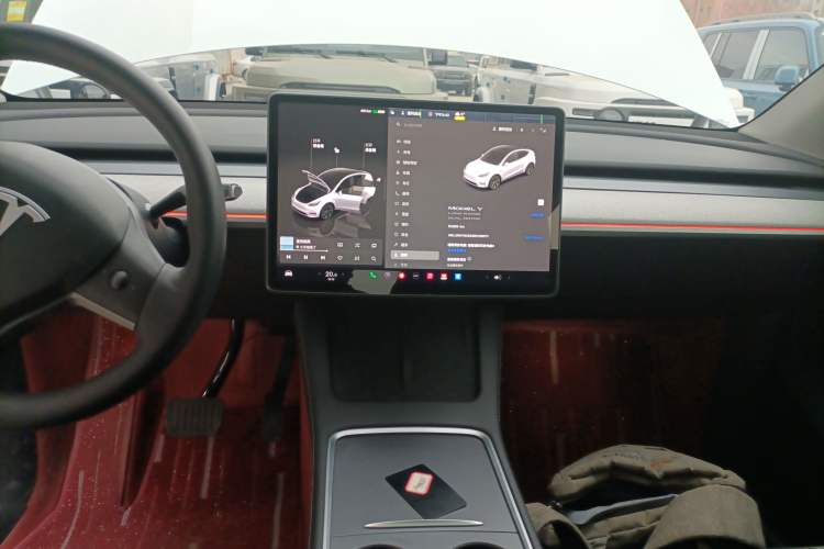 Used Tesla Model Y 2023 Long-Range All-Wheel-Drive Version