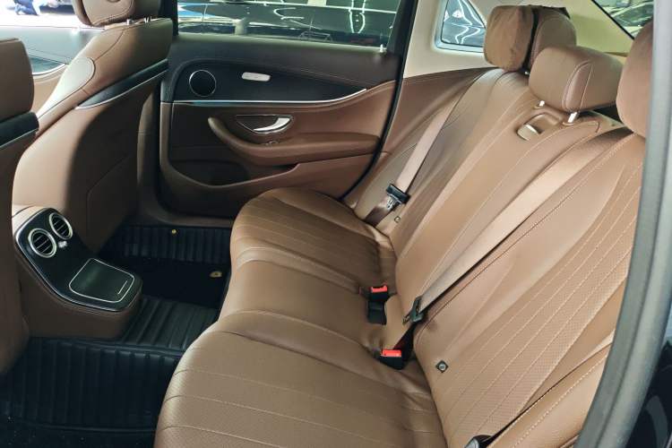 Used Mercedes-Benz E-Class 2023 E 260 L
