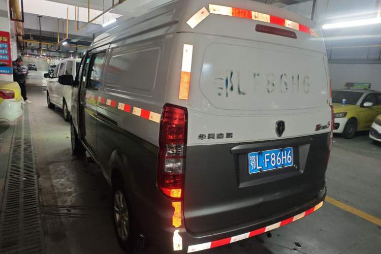 Used Jinbei New Hiace X30L 2021 1.5L Wealth Van Non-Air-Conditioned Version China VI Standard SWC15M
