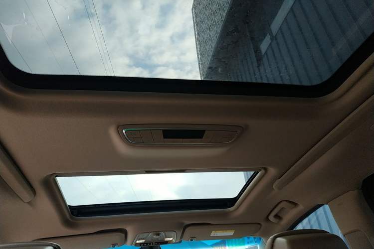 Used Buick GL8 2021 ES Landtrek 653T Luxury Model
