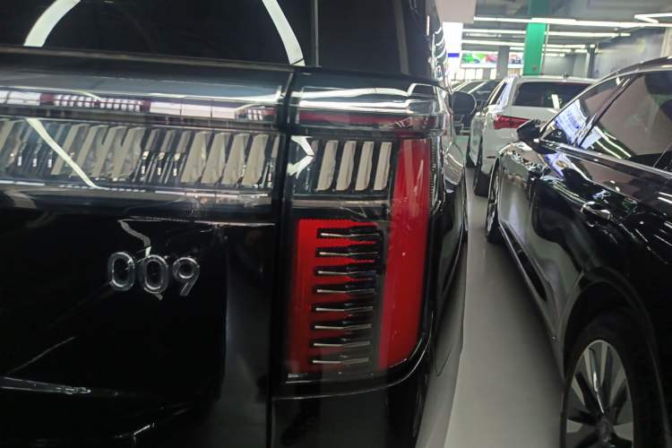 Used Zeekr 009 2022 WE Edition
