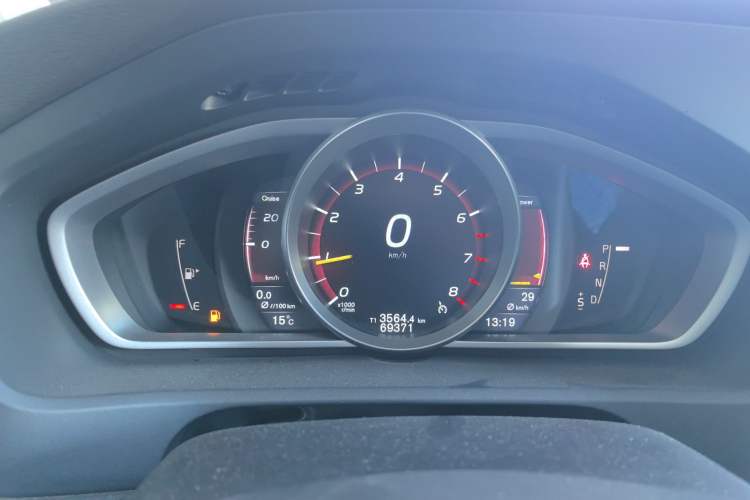 Used Volvo V40 2016 T3 Zhiyi Edition
