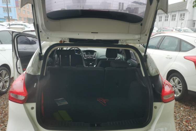 Used Ford Focus 2017 Hatchback 1.6L Manual Comfort Plus SmartDrive Edition
