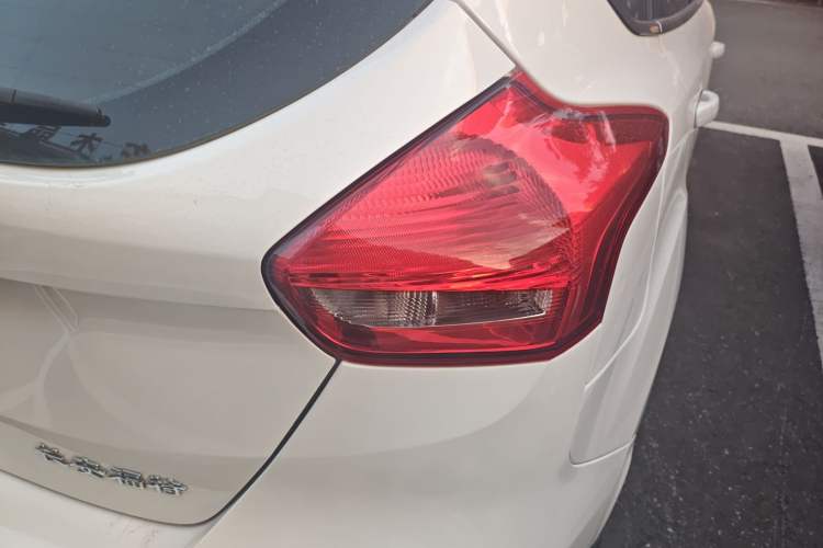 Used Ford Focus 2018 Hatchback Classic 1.6L Automatic Trendy SmartDrive Edition