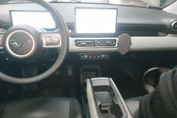 Used Wuling Bingo PLUS 2024 510 km Flagship Edition Four-Seater Version
