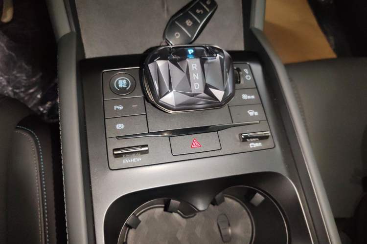 Used BYD Qin L 2025 DM-i Smart Drive 120KM Superior Model
