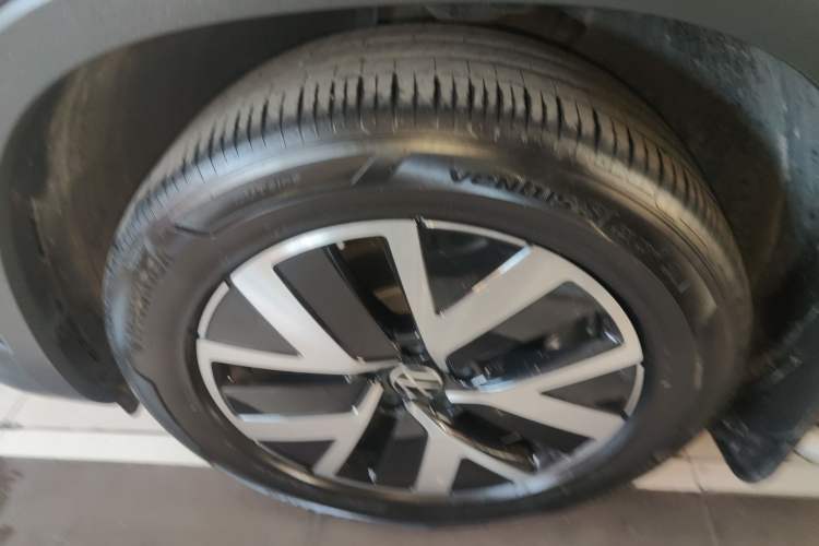 Used Volkswagen Tayron 2024 300TSI Two-Wheel-Drive Luxury Plus Advanced Version
