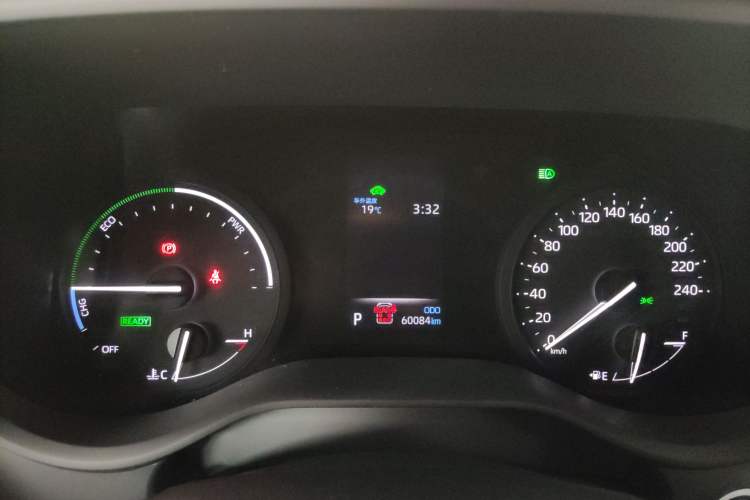 Used Toyota Sienna 2023 2.5L Hybrid Deluxe Edition