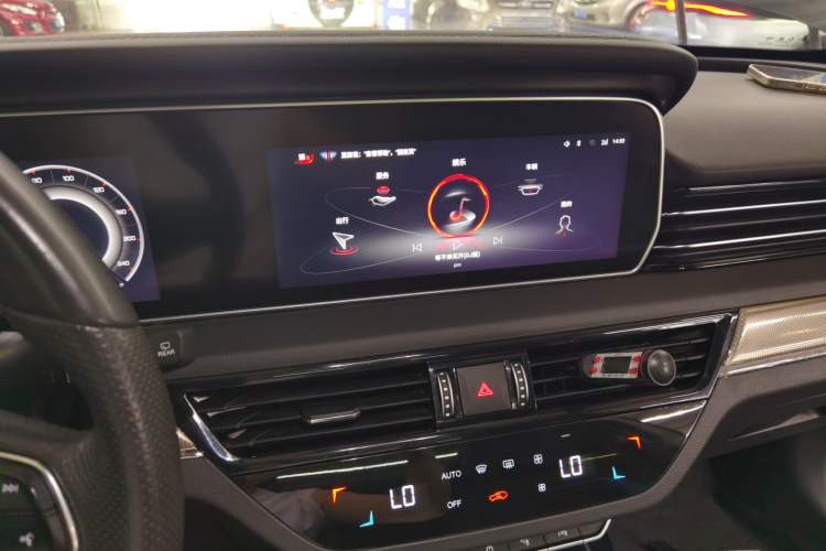 Used Hongqi HS5 2022 Facelifted Version 2.0T Smart Connect Flagship All-Wheel-Drive Edition
