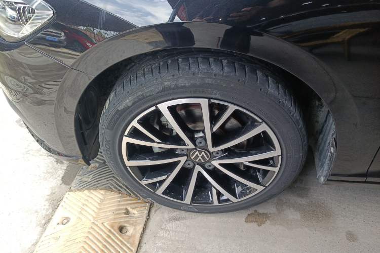 Used Volkswagen Lavida 2021 280TSI DSG Luxury Edition
