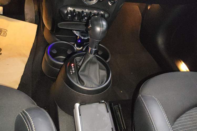 Used  Countryman 2011 1.6L COOPER Fun
