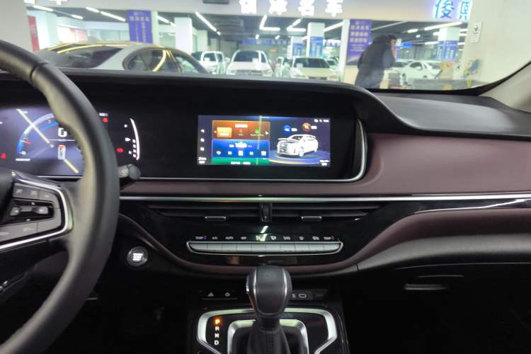 Used GAC Trumpchi M6 2023 PRO 270T DCT Luxury Edition
