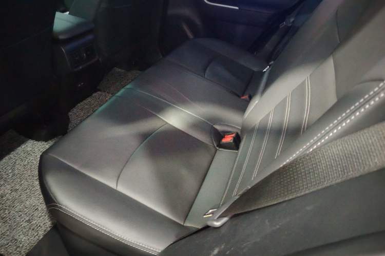 Used Toyota Wildlander 2022 Dual-Engine 2.5L E-CVT Two-Wheel Drive Luxury PLUS Edition
