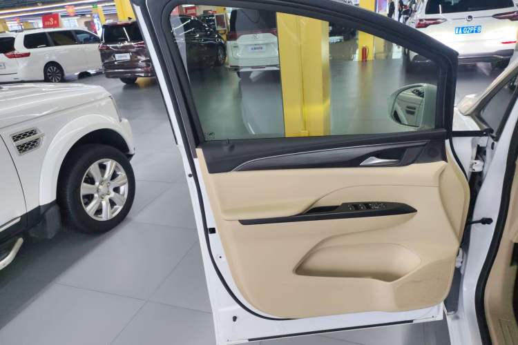 Used Buick GL8 2023 ES Lu Zun Deluxe Model
