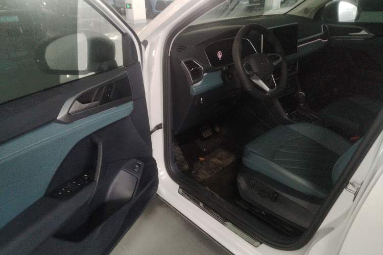 Used Volkswagen Tharu 2024 300TSI Two-Wheel-Drive Moon Luxury Edition