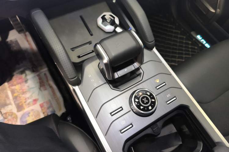 Used JETOUR Traveler 2023 2.0T All-Wheel-Drive CrossPRO
