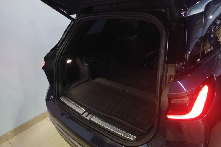 Used Nio ES8 2020 450 km Range 6-Seater Version
