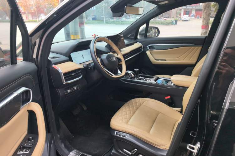 Used Geely Auto Haoyue L 2023 2.0T DCT Flagship Version
