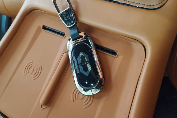 Used Hima AITO M7 2024 1.5T Intelligent Driving Rear-Drive Pro Version 6 Seats
