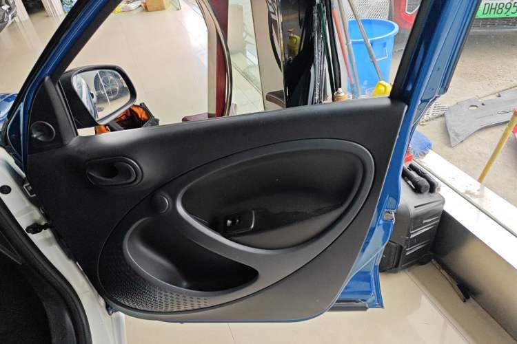 Used  forfour 2016 1.0L 52 kW Dynamic Edition
