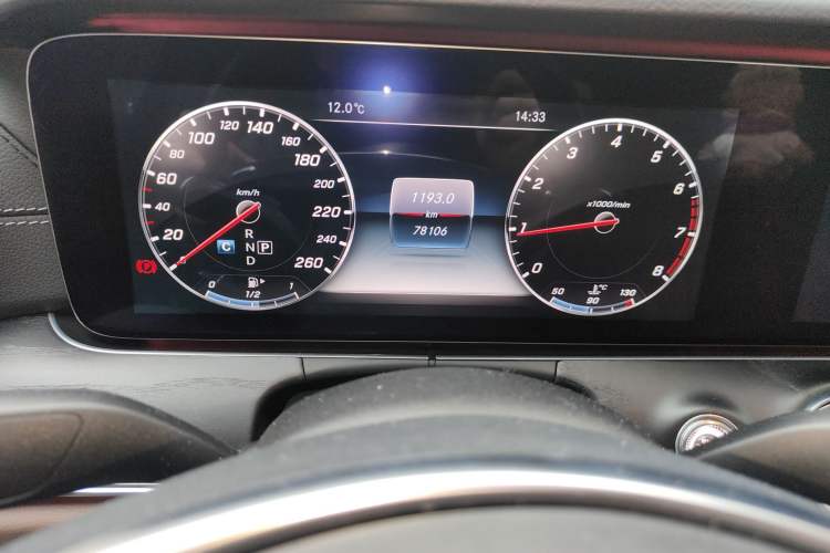 Used Mercedes-Benz E-Class 2016 E 300 L Sporty and Stylish Model