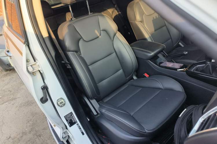 Used Dongfeng Fengon S560 2019 1.8L Manual Urban Model