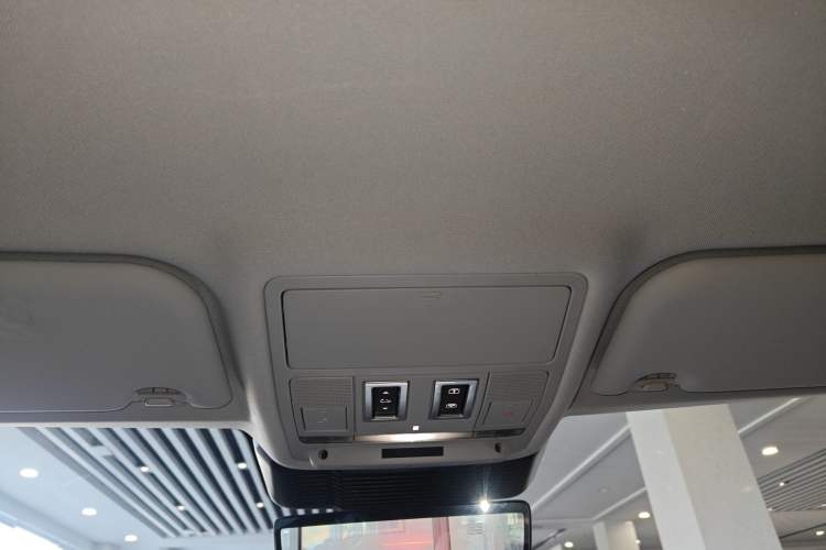 Used Land Rover Range Rover Evoque 2023 Aurora L 249 PS Collins Antique Bronze Special Edition
