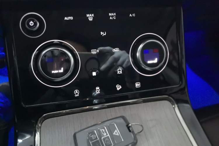 Used Land Rover Range Rover Evoque New Energy 2022 Aurora L P300e Plug-in Hybrid Electric Version
