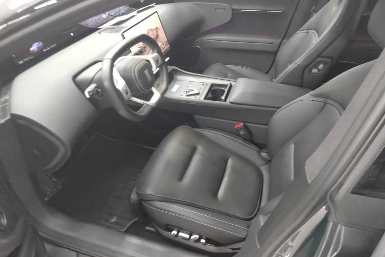 Used  12 2025 Ultra Extended-Range Edition