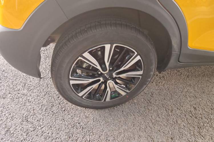 Used Kia kx1 Stonic 2021 1.4L CVT Sunroof Model
