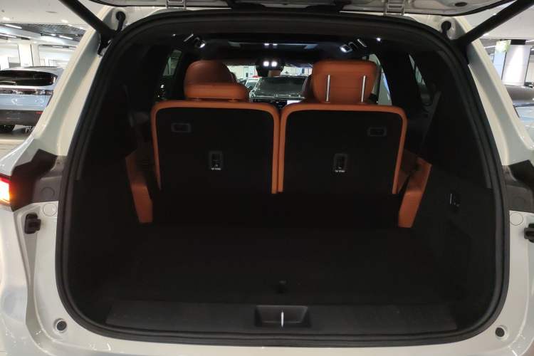 Used  S09 2025 Four-Wheel Drive Ultra+ Custom Edition
