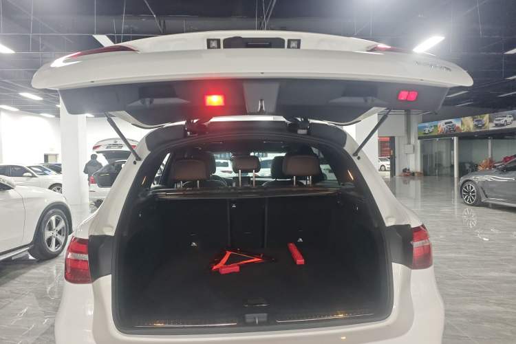 Used Mercedes-Benz GLC 2019 Facelift GLC 260 L 4MATIC Luxury Model
