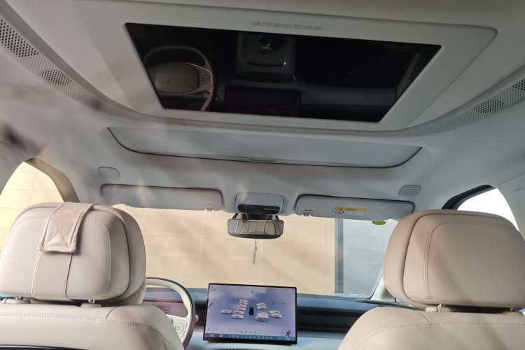 Used XPeng X9 2024 702 Ultra-Long Range Max
