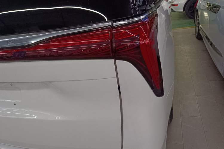 Used Buick Century 2023 2.0T Six-Seater Yinshi Edition
