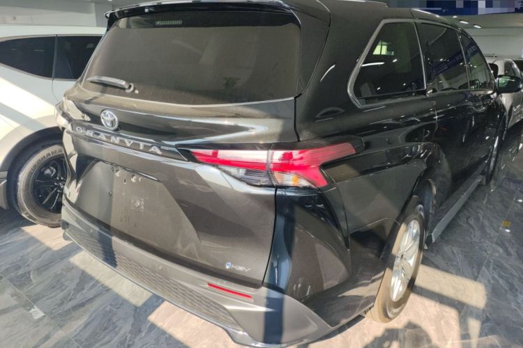 Used Toyota Granvia 2024 2.5L Hybrid Comfort Edition

