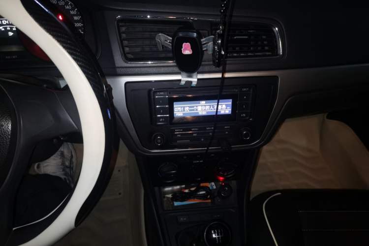 Used Volkswagen Lavida 2015 1.6L Manual Fashion Edition
