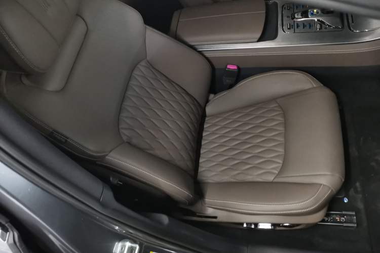 Used BYD Han 2022 DM-i 121KM Prestige Model
